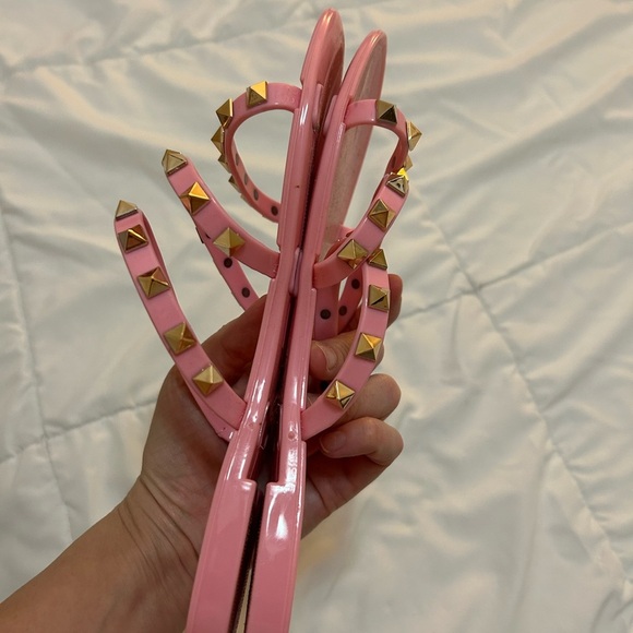 Wild diva pink jelly plastic sandals with gold studs - Picture 6 of 6